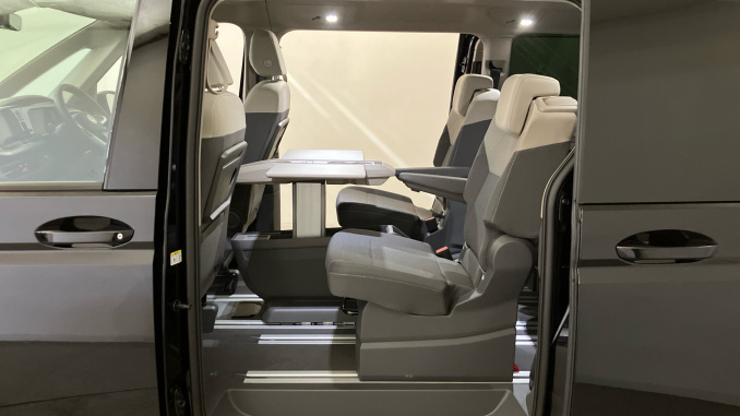 Volkswagen Multivan 2.0 TDI Life 5dr DSG Diesel Estate - Image 24